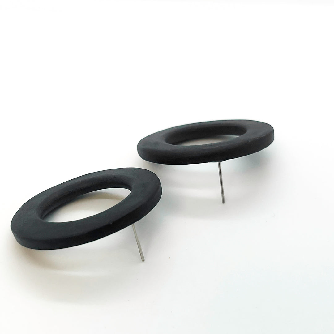 the LOOP stud | porcelain