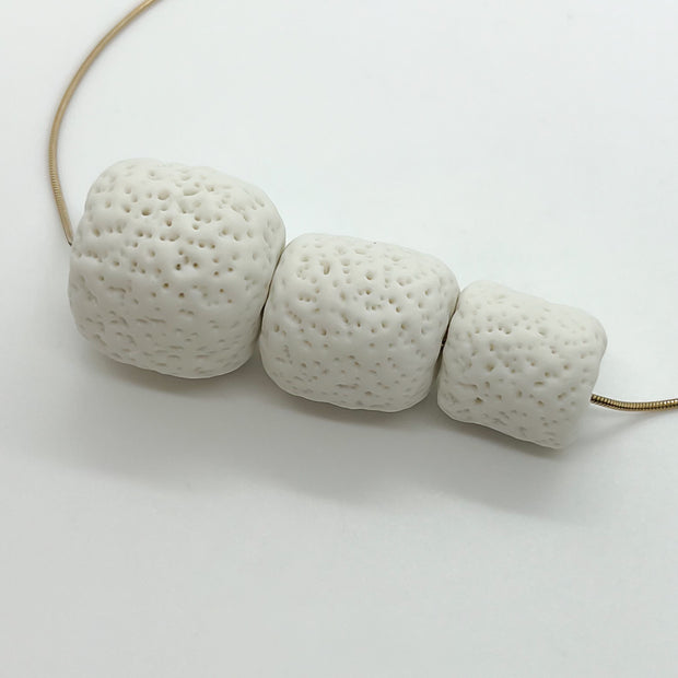 TOLU necklace | porcelain