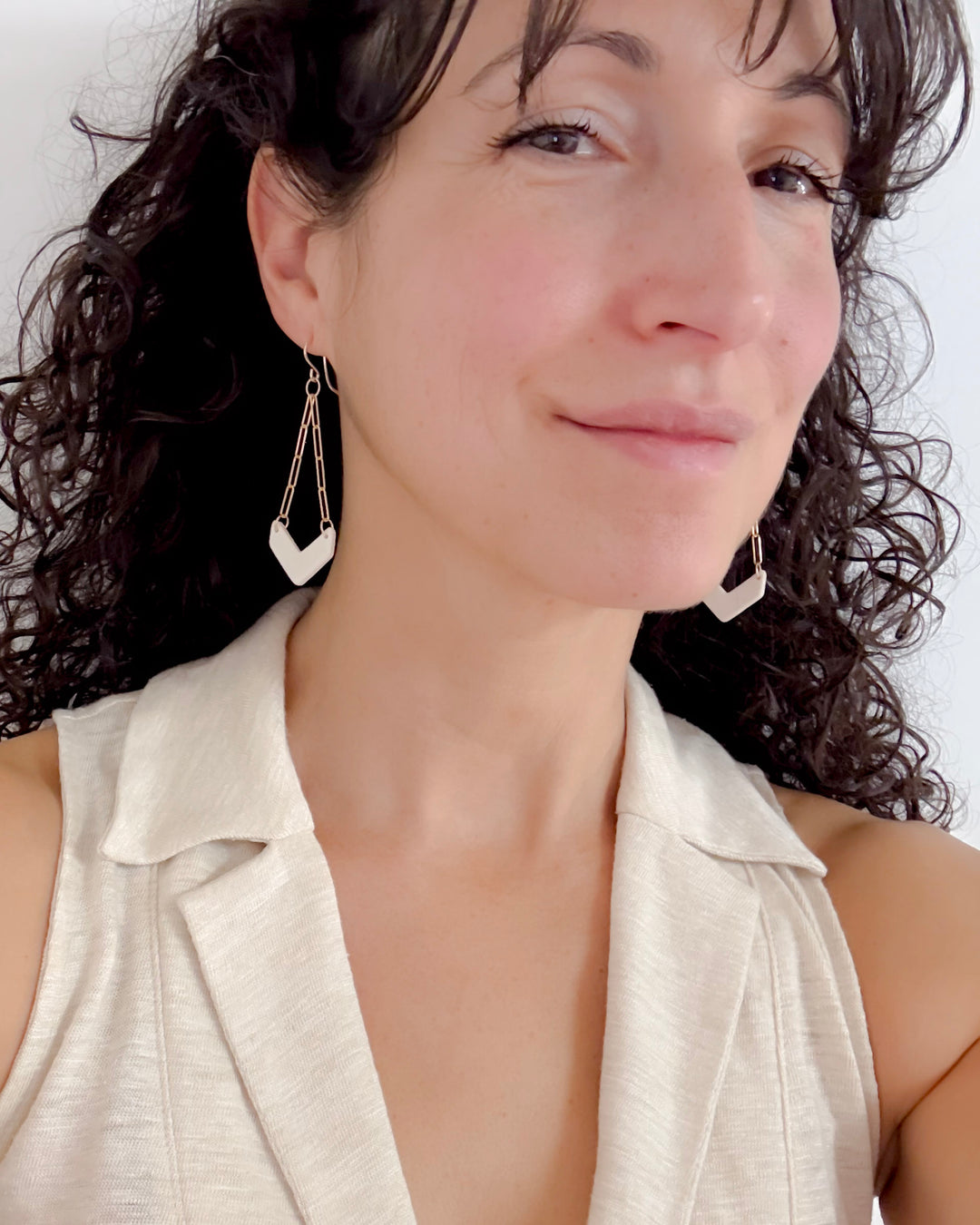 _the CHEVRON paperclip necklace | black + natural porcelain