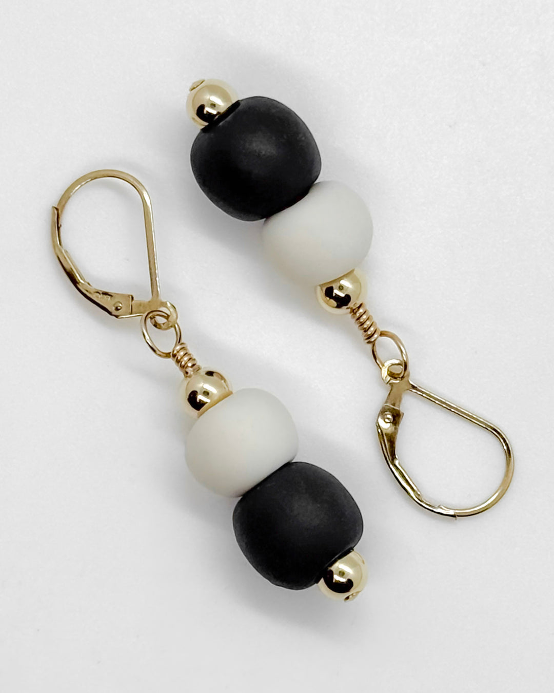 _the DUO bead dangle | black + natural porcelain