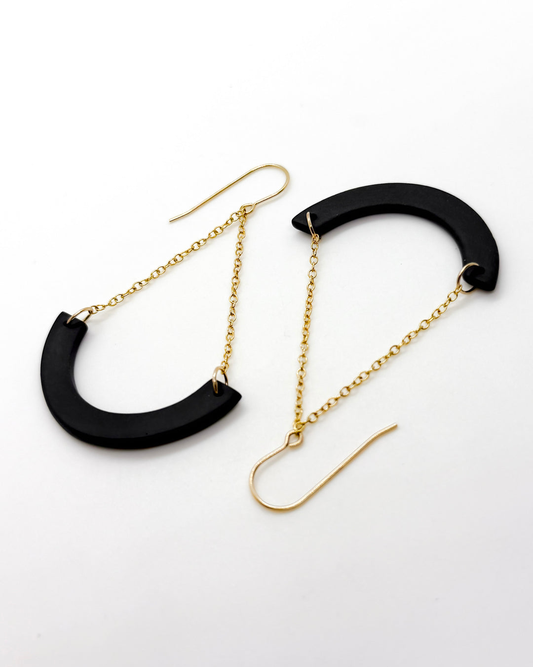 _the ARC swing | black porcelain