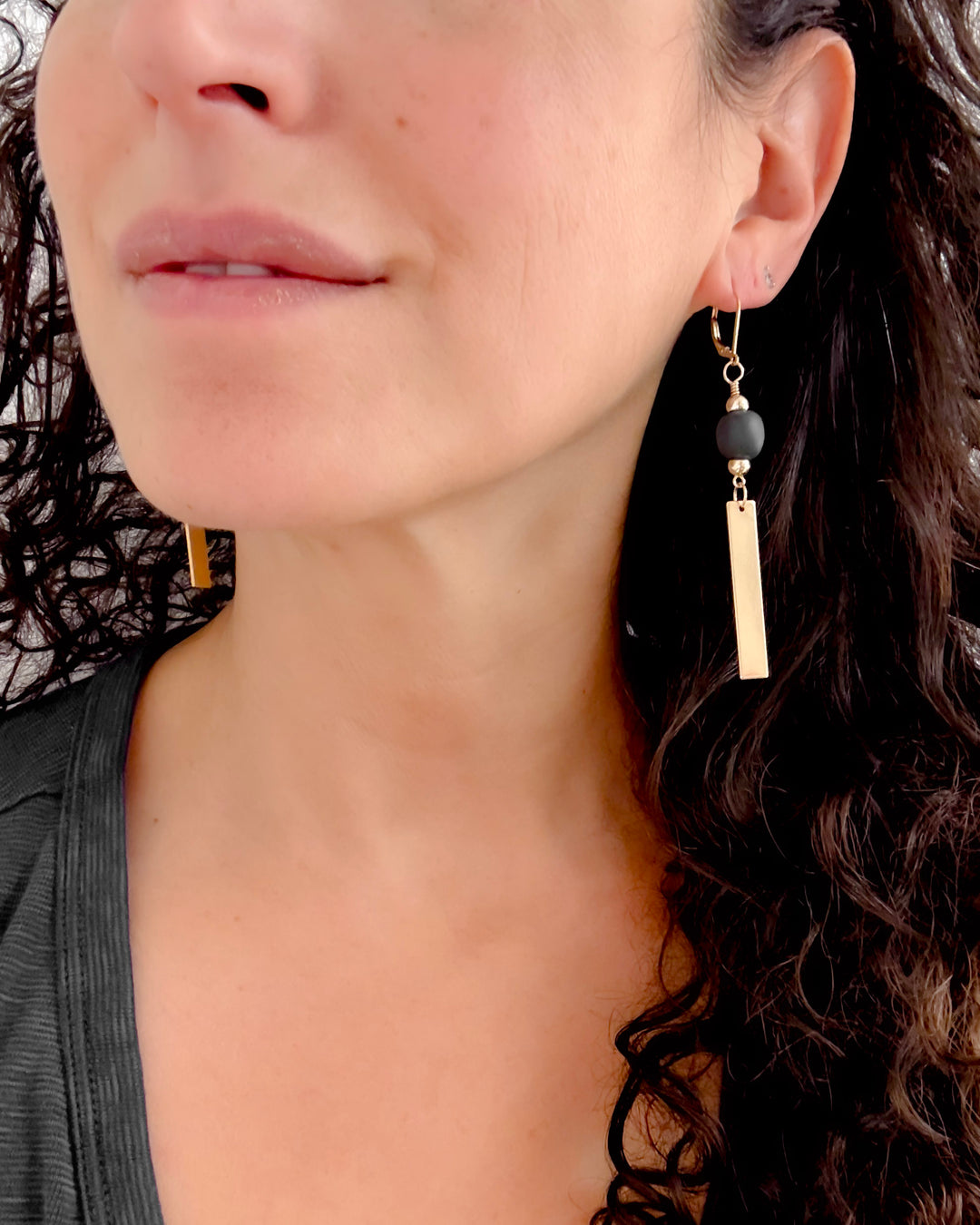 _the PILLAR bead dangle | black porcelain + gold