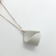 TWIST necklace | porcelain