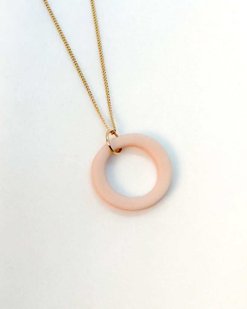 the MINI LOOP necklace | porcelain