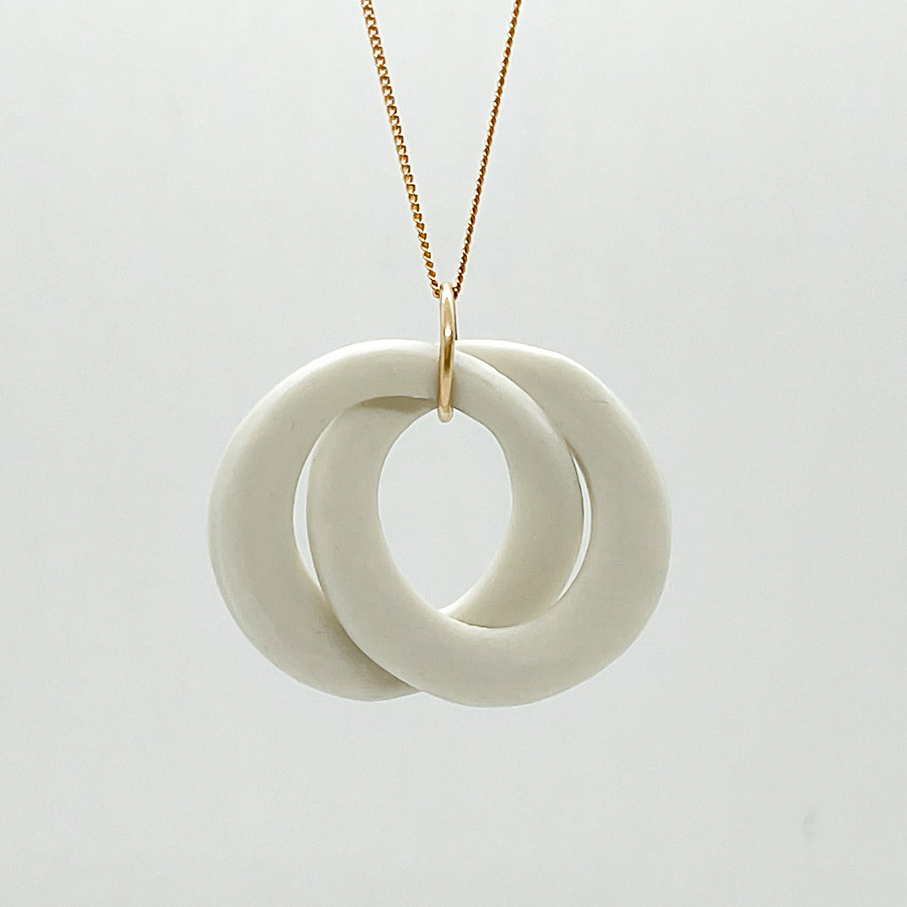 KNOT necklace | porcelain