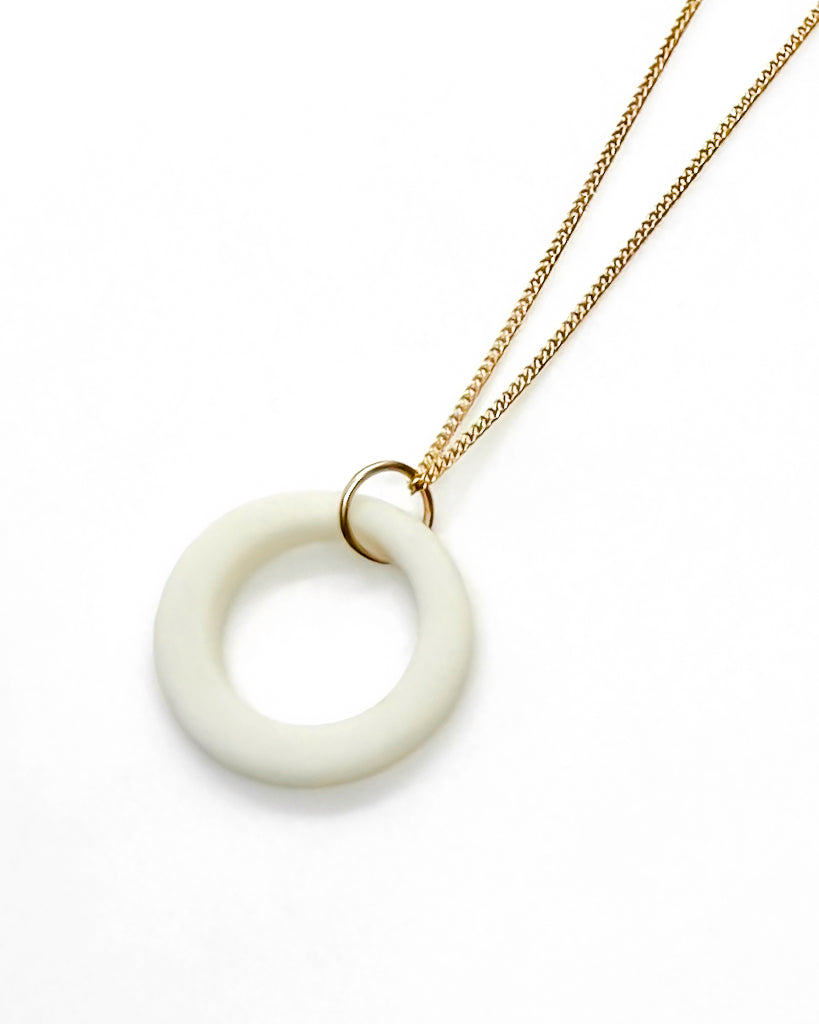 the MINI LOOP necklace | porcelain
