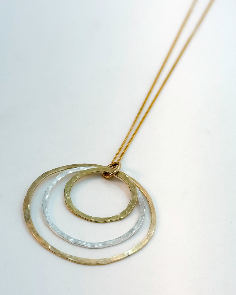 the CARYA necklace | mixed metal